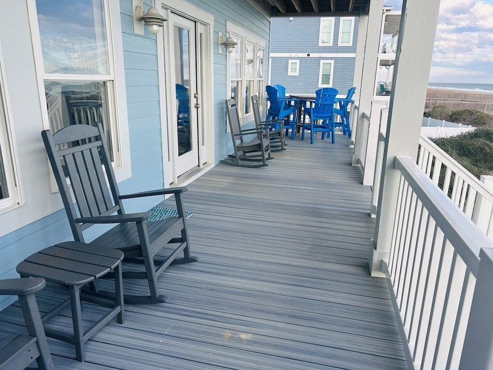 Sunny Times 4 Bedroom Home by RedAwning