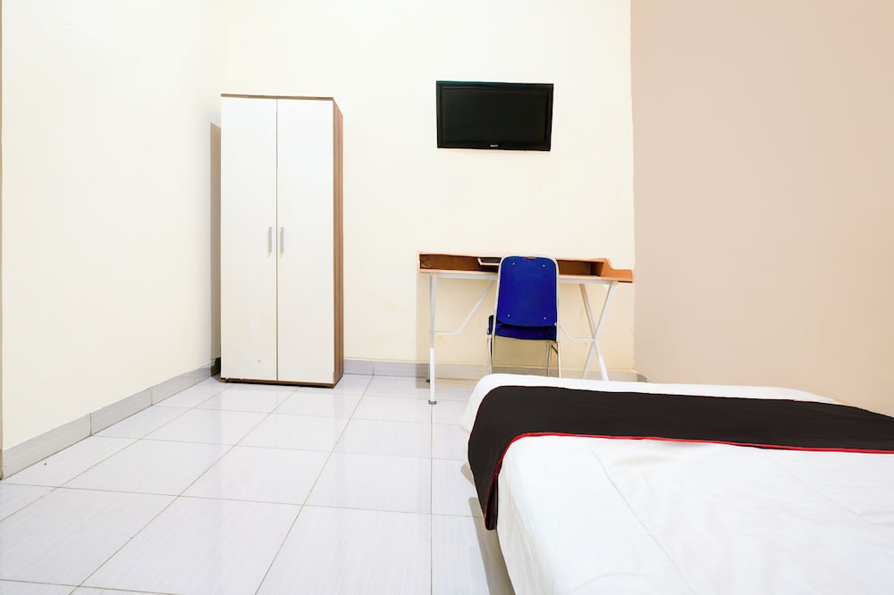 OYO 94421 Soetomo Guest House