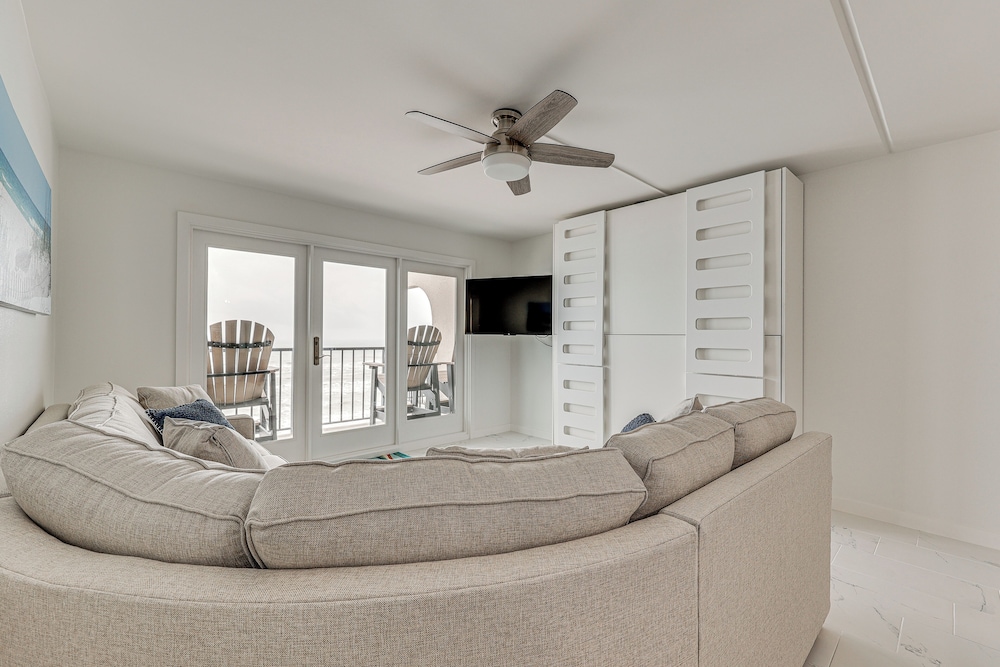 Dogs Welcome: Beachfront South Padre Island Condo