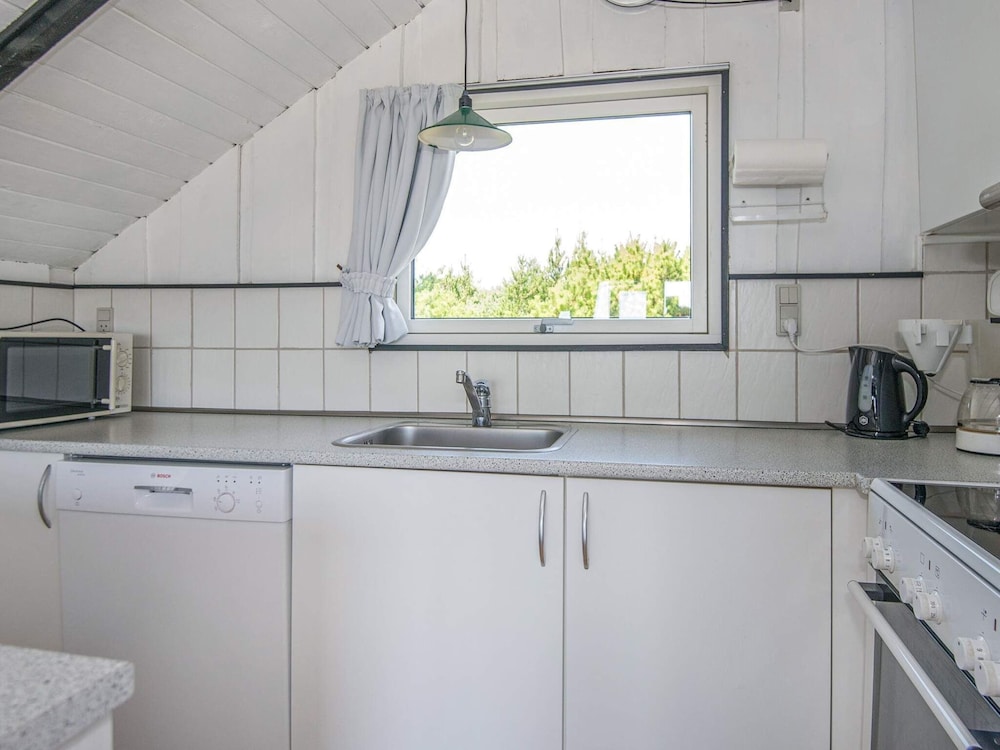 6 Person Holiday Home in Romo view 3