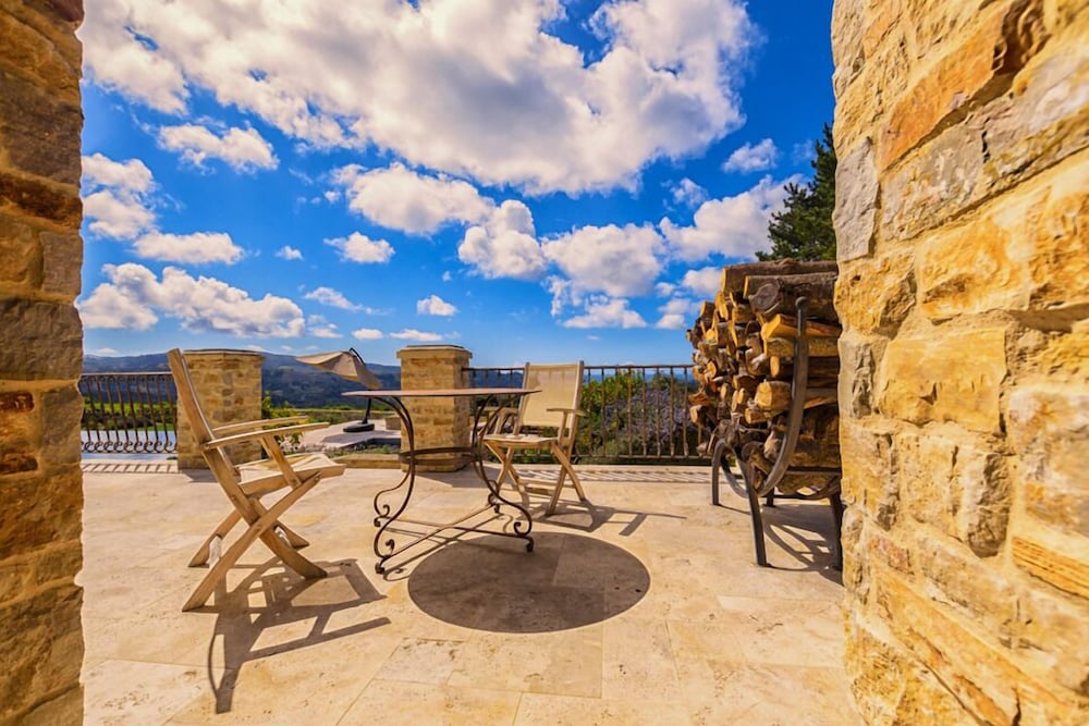 Lx1: Chateau D' Renaitre - Carmel-by-the-sea Luxury Villa: - Property Image 35