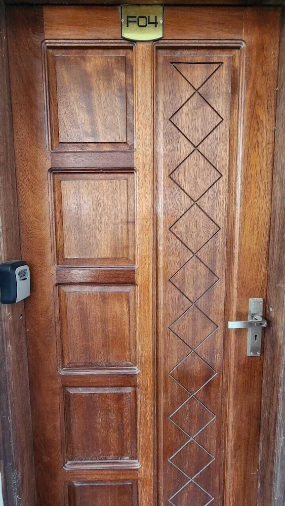Casey's Apartments Bamburi view 5