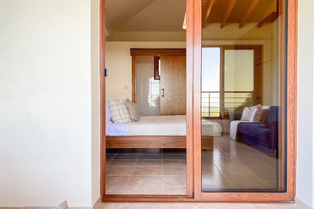Phaedrus Living Serenity Villa Lysos