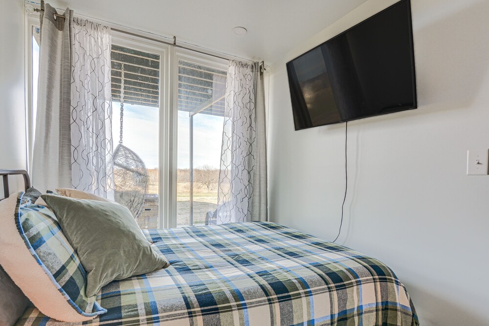 One-of-a-kind Container Home on Mount Vernon Farm! view 5
