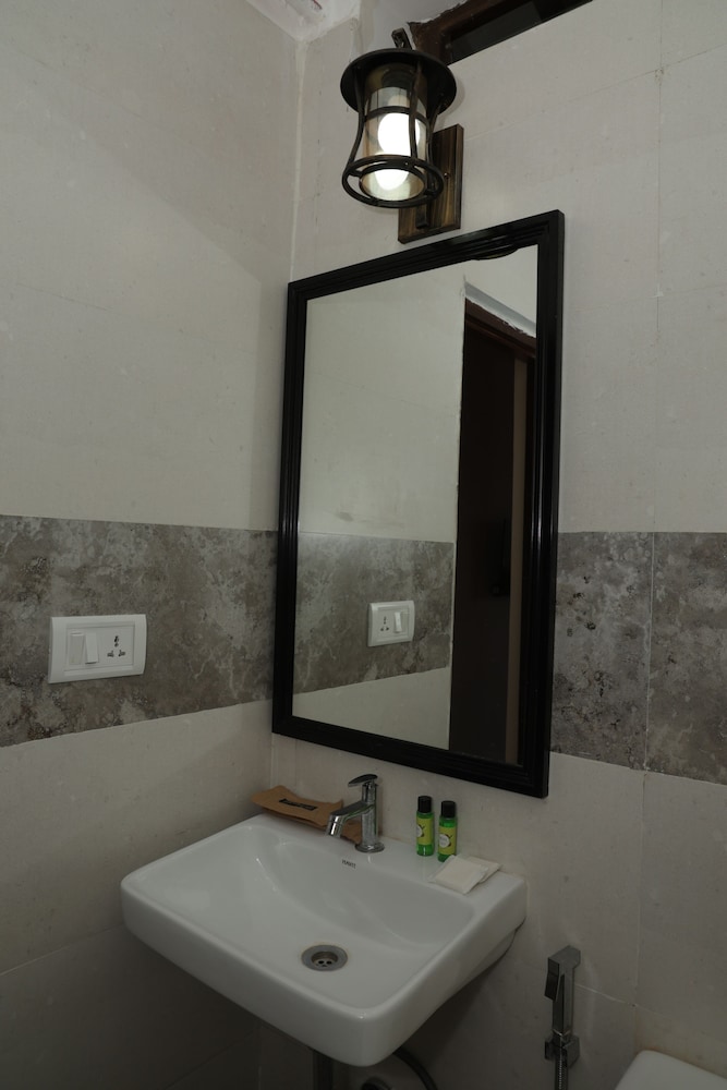 Nazri Hotel
