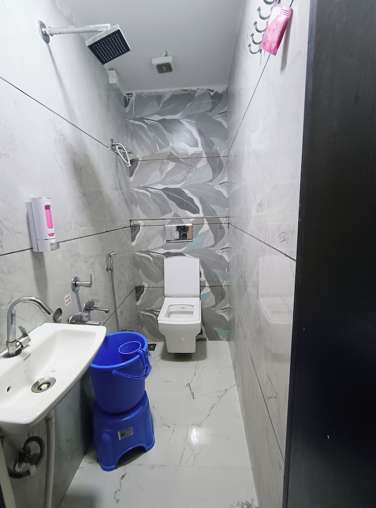 Shri Radha hotels