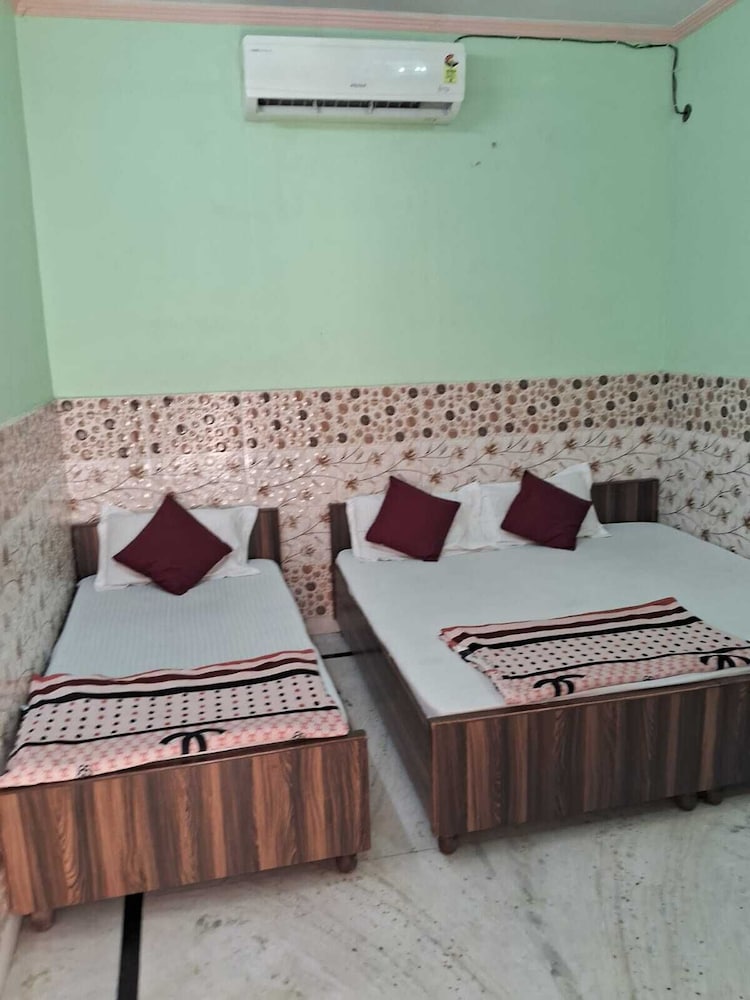 Maa Saraswati Atithi Bhavan