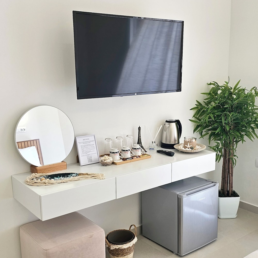 Ares Beachfront Luxury Rooms
