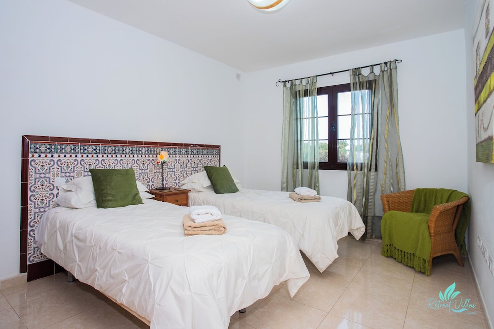3 Bed Villa - Pool, Terrace, Bbq, Near Beach