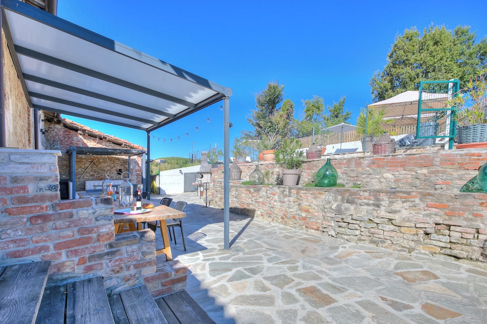 Bocca Al Lupo Apartments