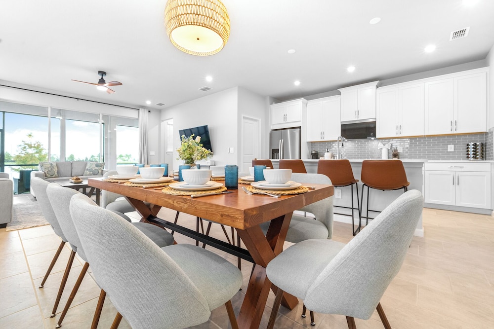 Waterview Luxury Retreat for 12!