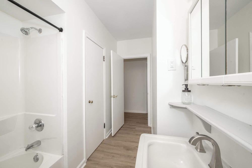 The Grand Elm Suites Sleeps 10