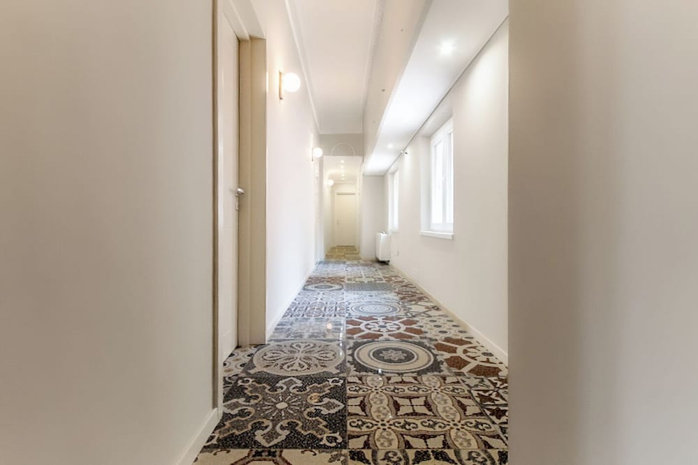 Velia Relais