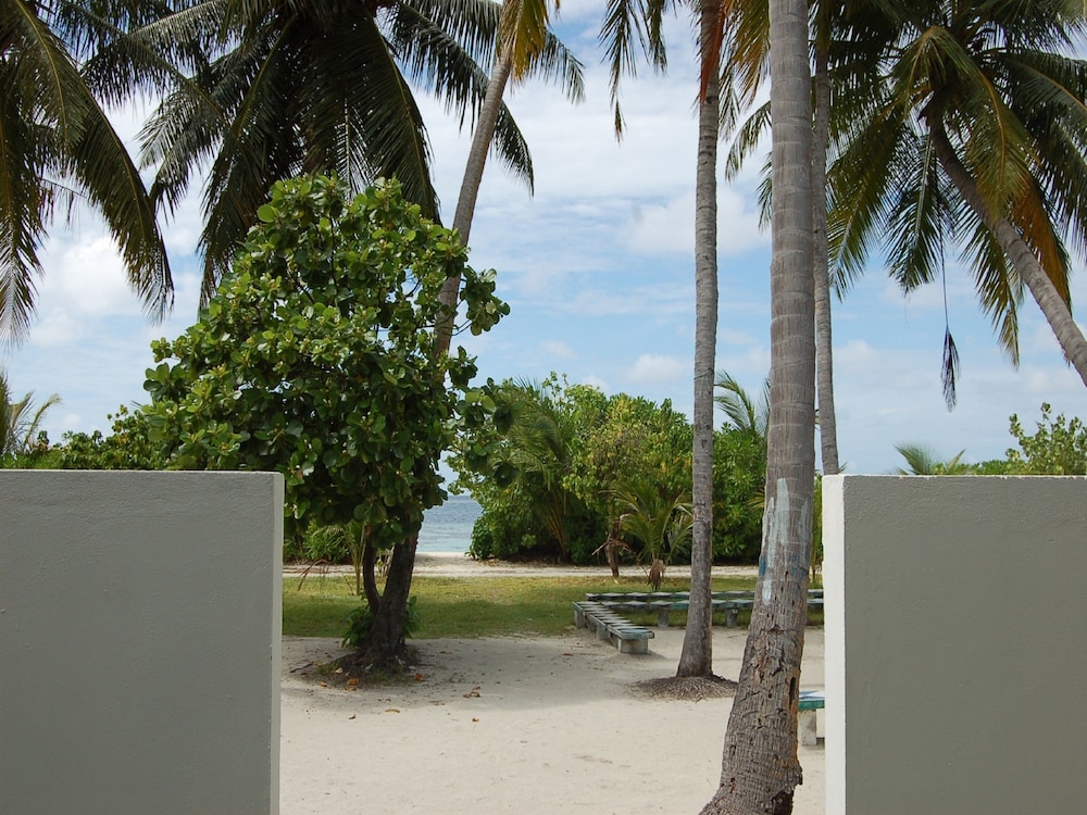 Vaali Maldives Island Escapes & Dive