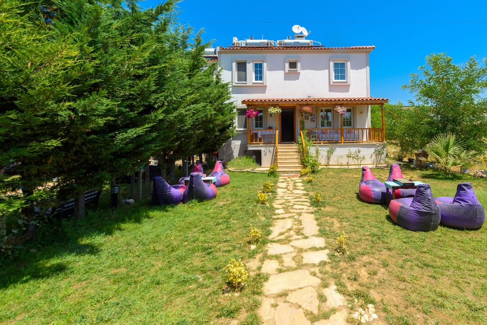 Le Mansion Otel - Image 12