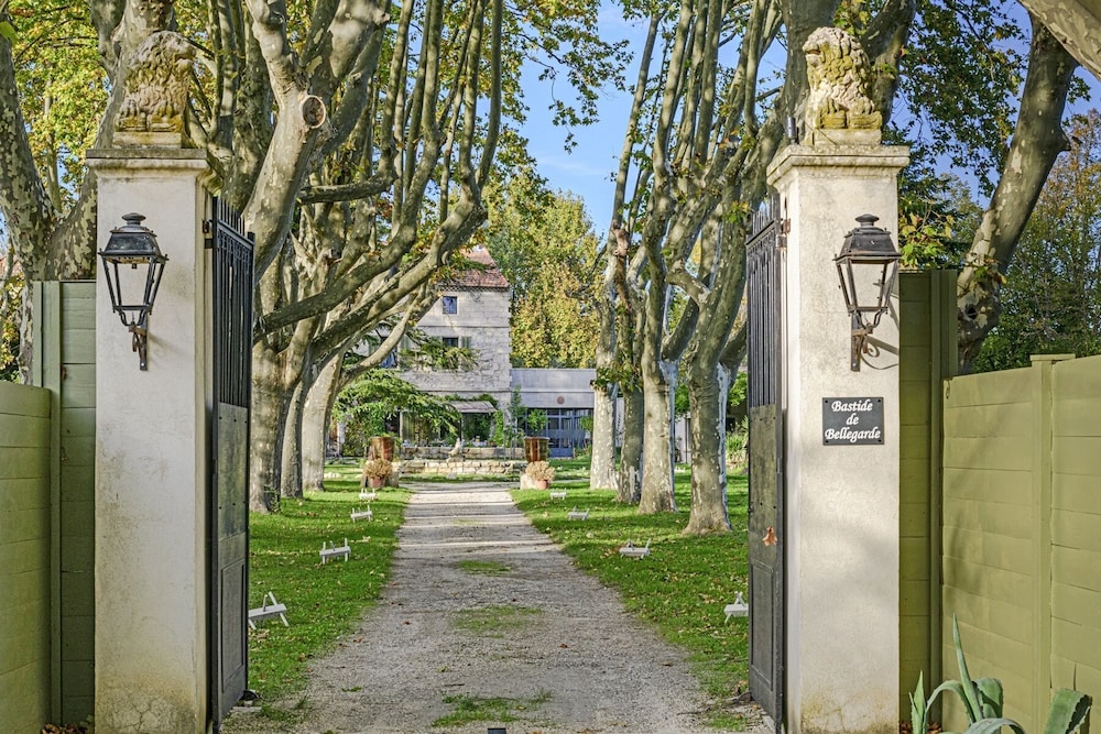 Bastide de Bellegarde view 2