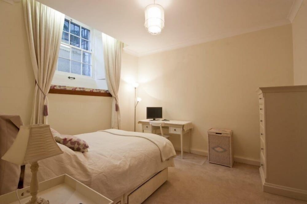 Abercromby Place Apartment view 3