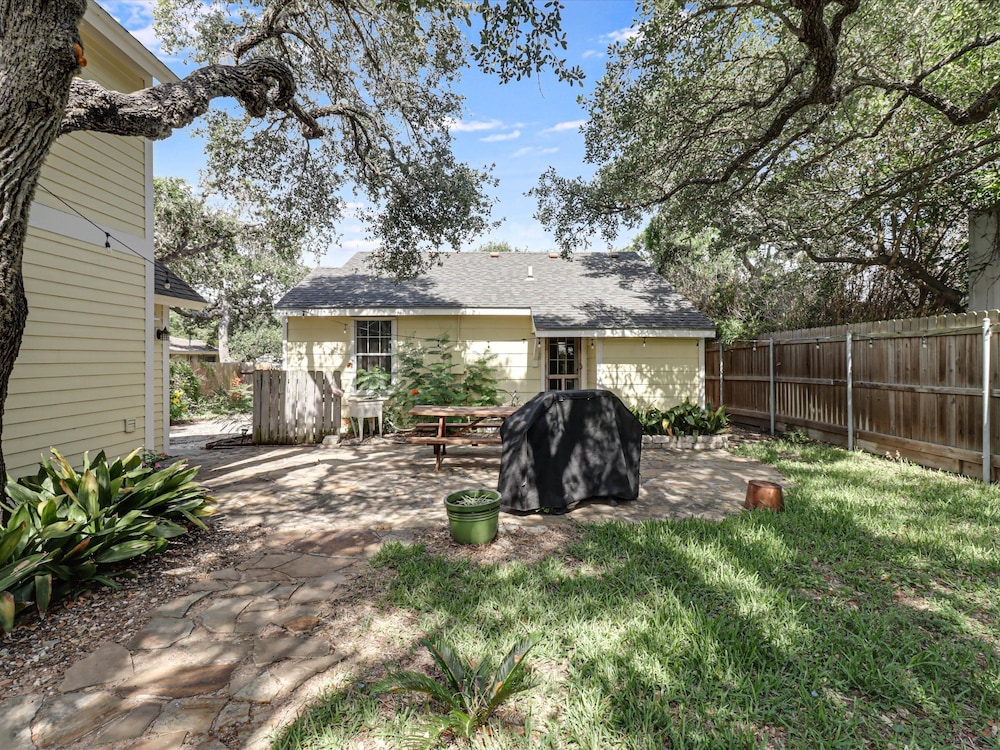Rockport Treehouse 1 Bedroom Home