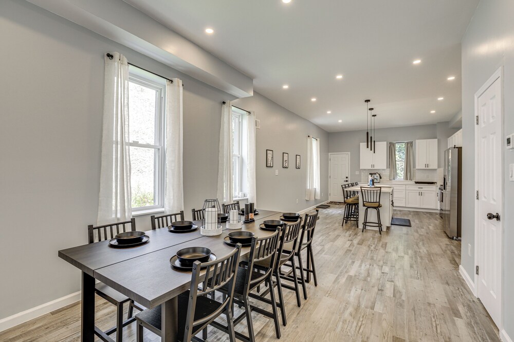 Group Getaway w/ Games & Patio in Philadelphia!
