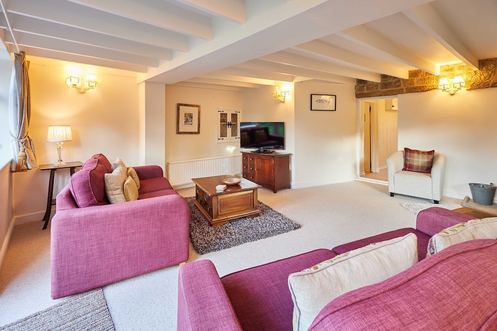 Host Stay Ailsa Cottage
