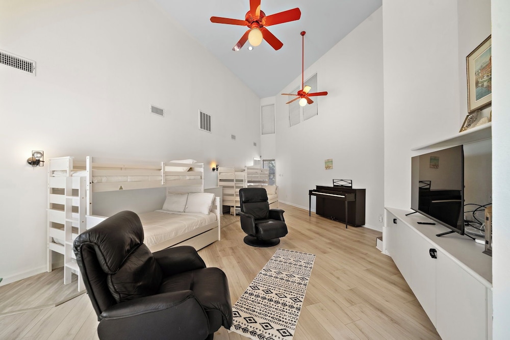 Pirates Beach Retreat by Ryson Vacation Rentals