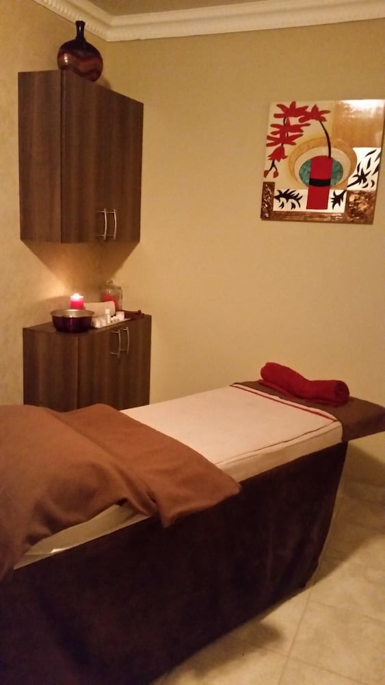 Crystal Rose Lodge