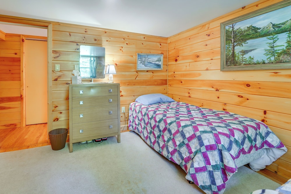 Cabin Comfort Near Psu! Fire Pit & On-site Trails