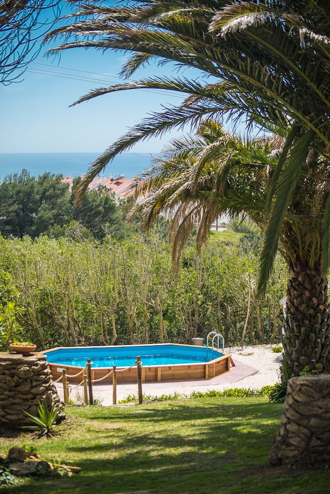 Ericeira Villa Surf Camp Hostel