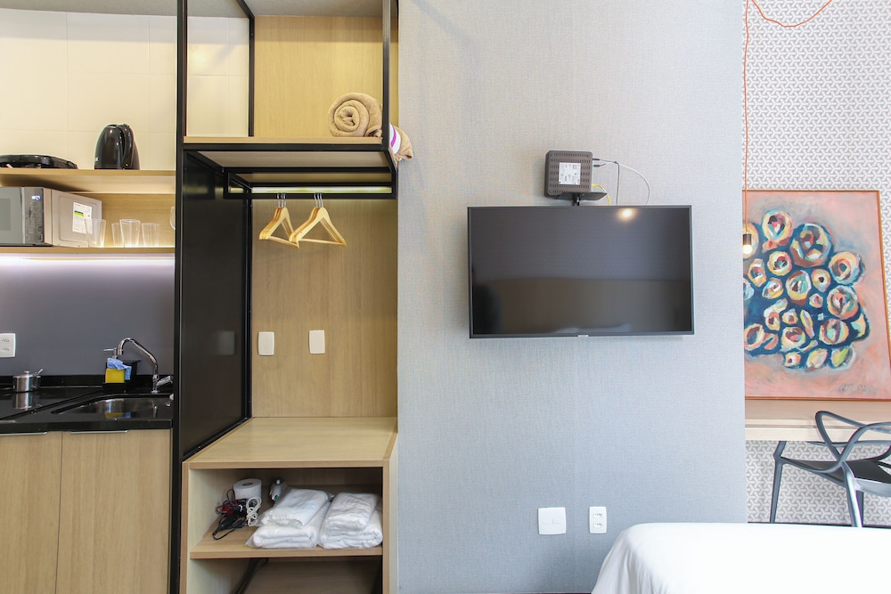 ESD - Studios E-Side By Anora Spaces