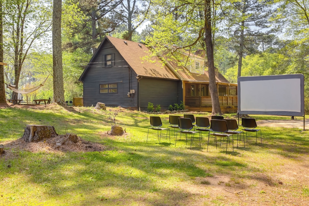 Georgia Farmhouse Studio w/ Hiking Trail