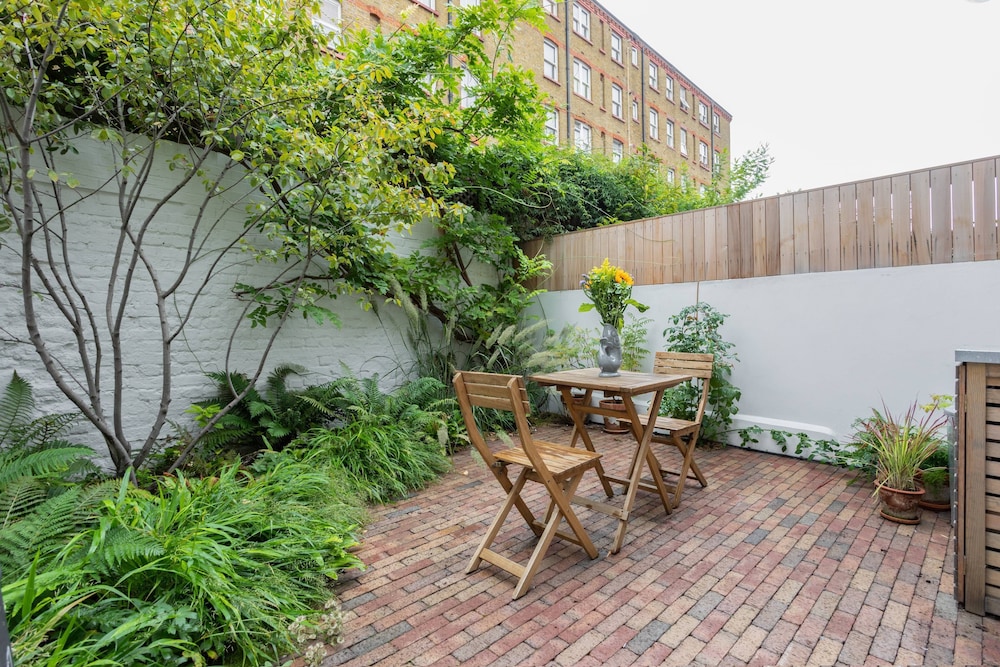 Baxendale Street by Onefinestay