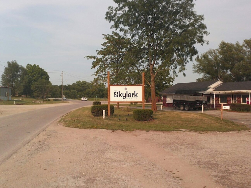 Skylark Motel by OYO