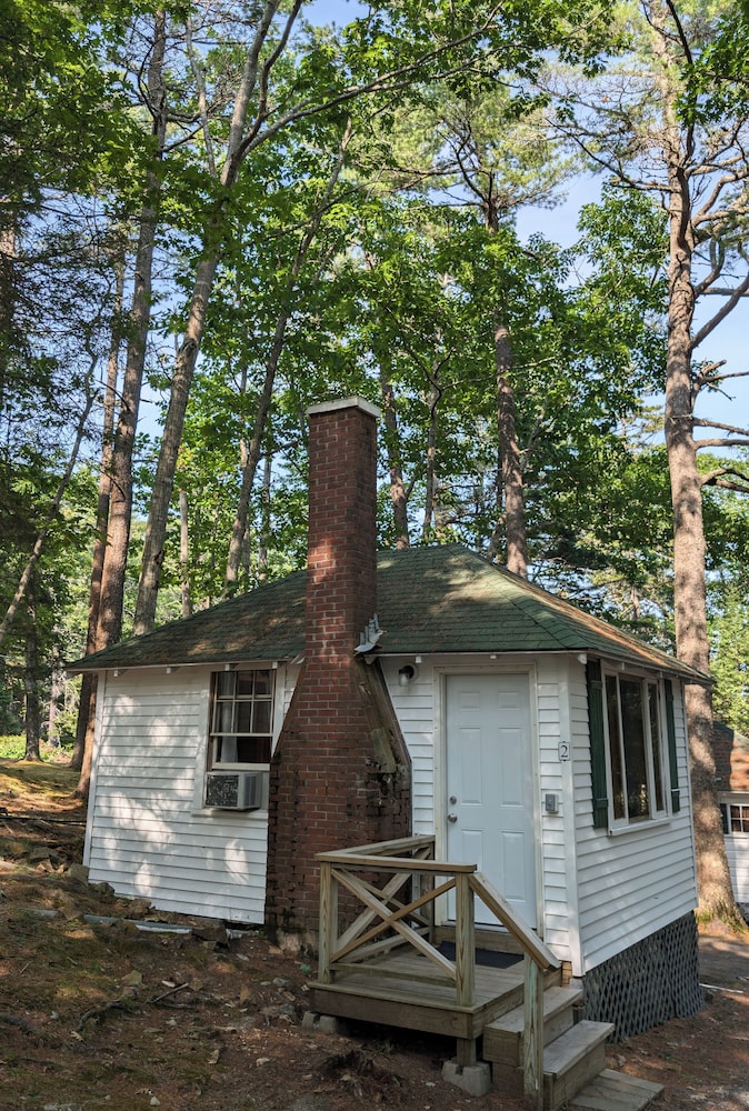 Hinckleys Dreamwood Cottages