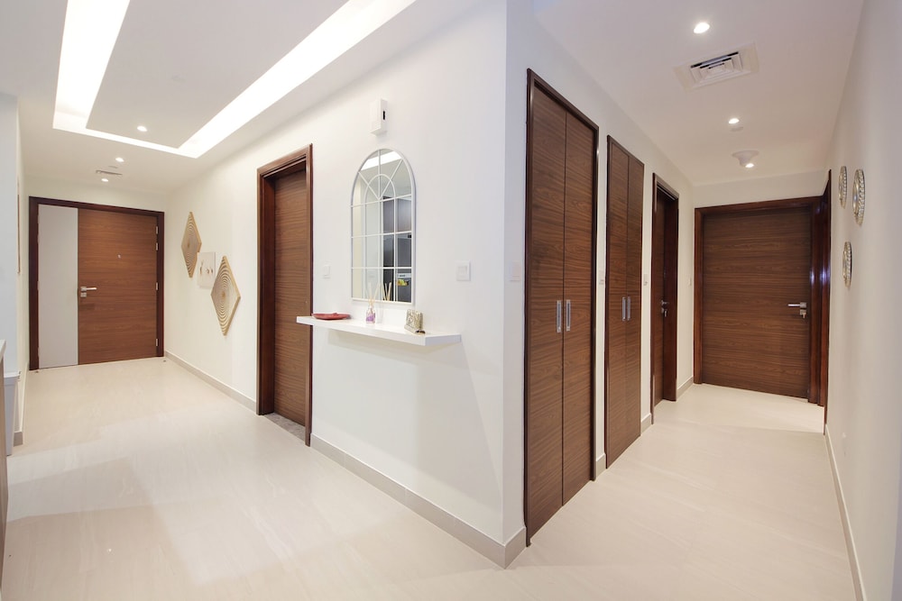 Luxury StayCation - Tranquil Retreat With Beautiful Park Views