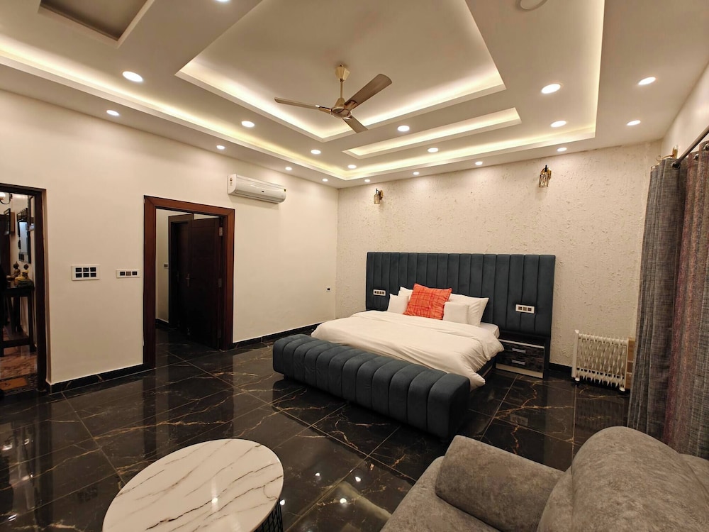 The Paradise - Luxury 3BR Villa Near the Airport in Dehradun