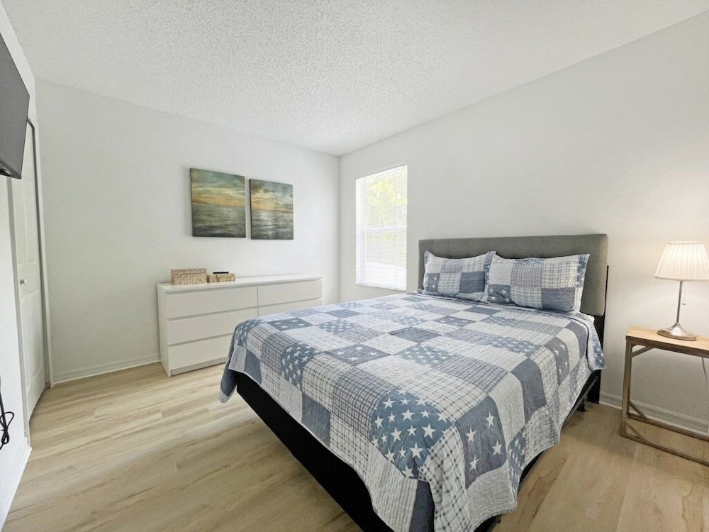 Endless Summer 6 Bedroom Home
