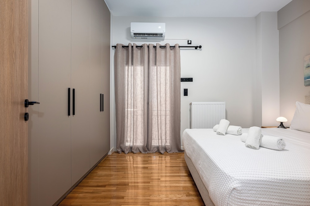 Stylish 2BR flat near hospital & metro
