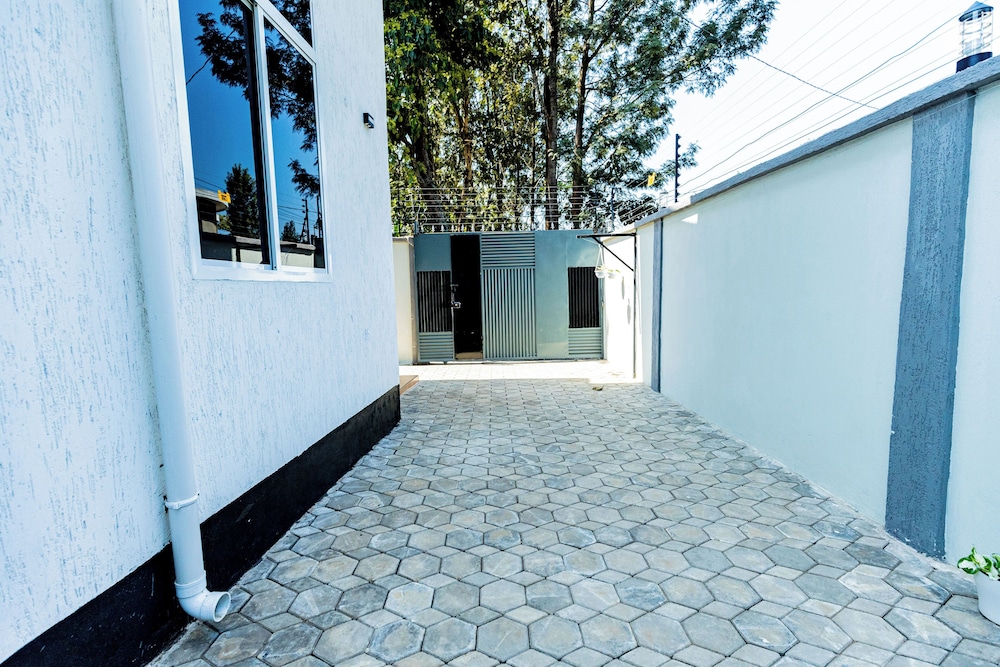 Tadre House's