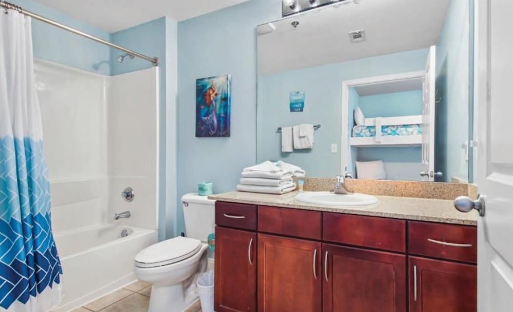Laketown Wharf 317