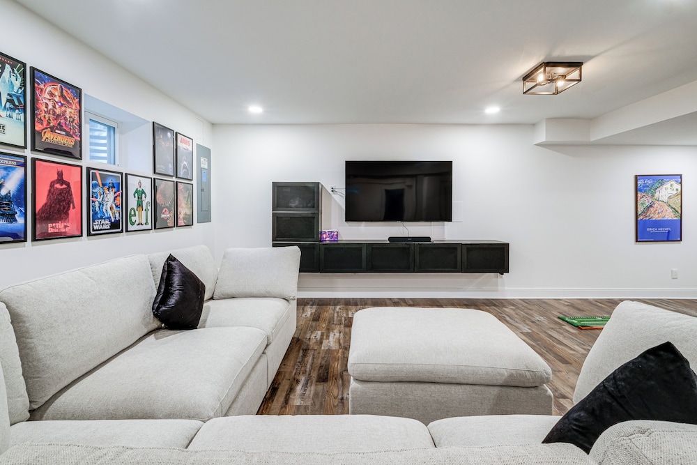 Upscale Family Retreat Near DC & Georgetown!