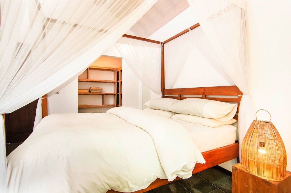 Lush 1 BR Private Pool Villa Inseminyak