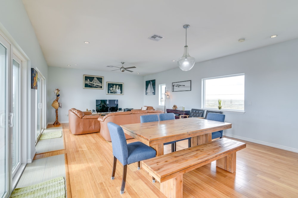 Bbqs + Decks: Oceanfront Surfside Beach Home view 4