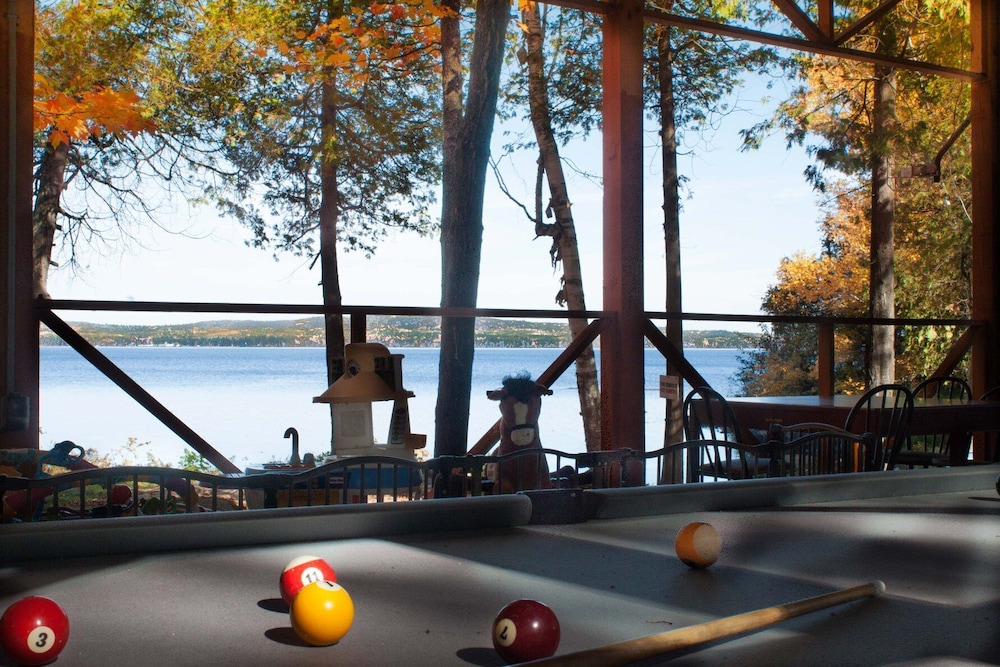 Lakepoint Cottage Resort
