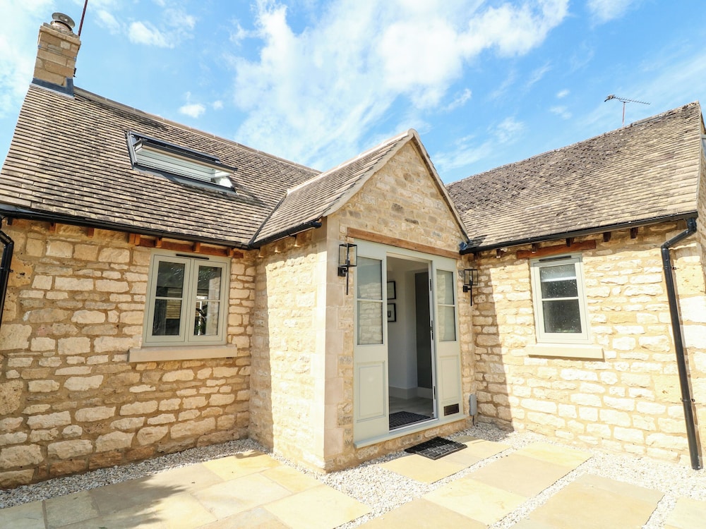 12 Manor Farm Close