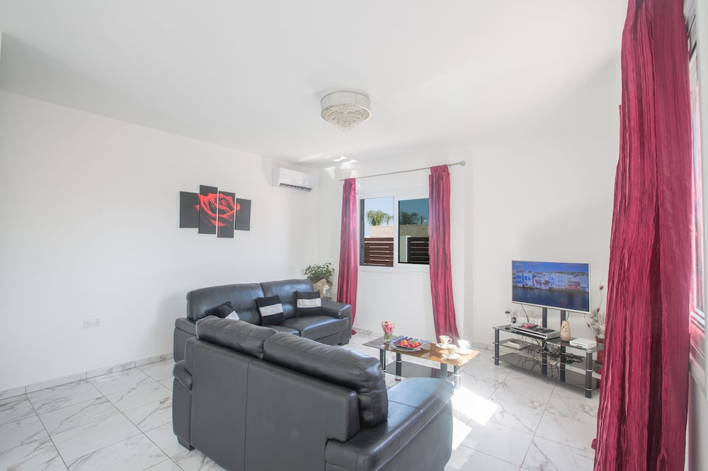 Protaras Holiday Villa Gd44 view 2