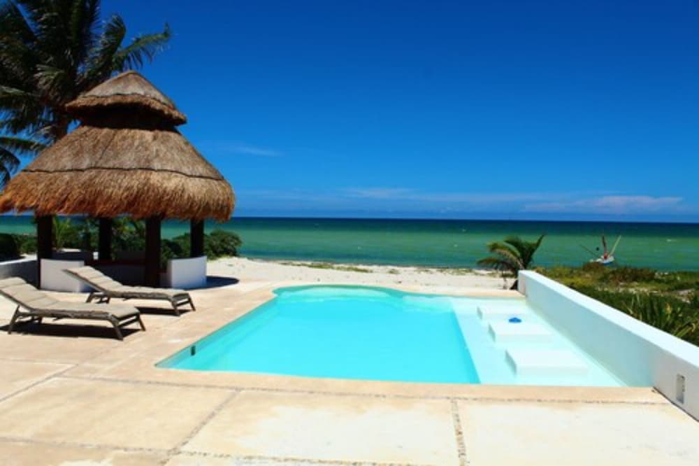 Iz Cay Luxury Ocean Front Villa view 5