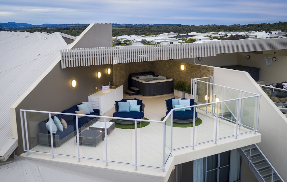 Luxury Apartments on Bells Boulevard