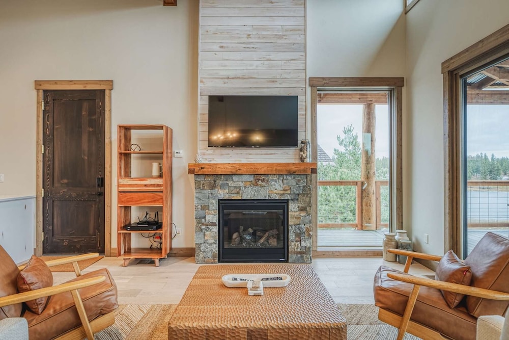 Wilderness Club Escape For 14!