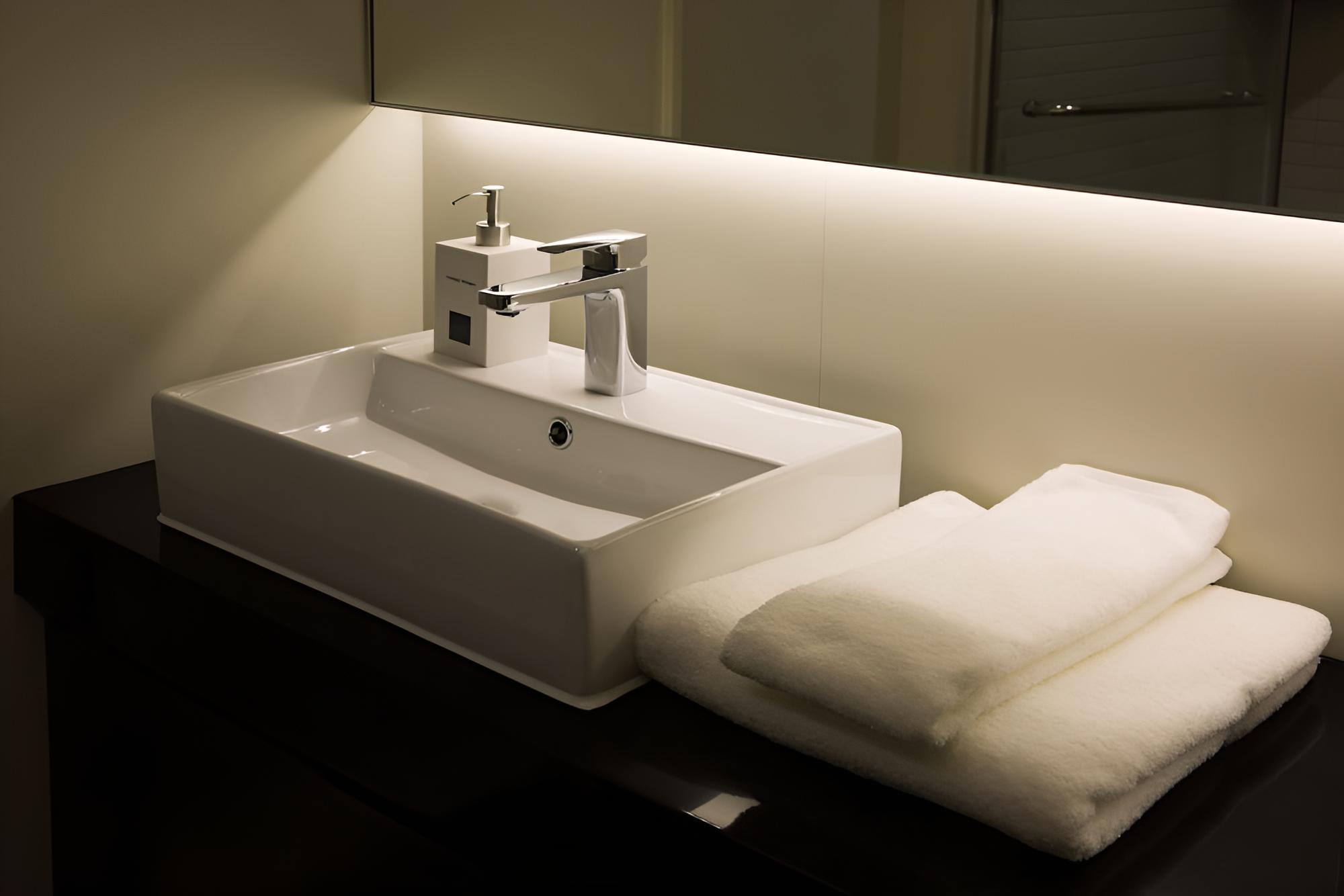 Capsule Hotel 'Darakhyu' T1