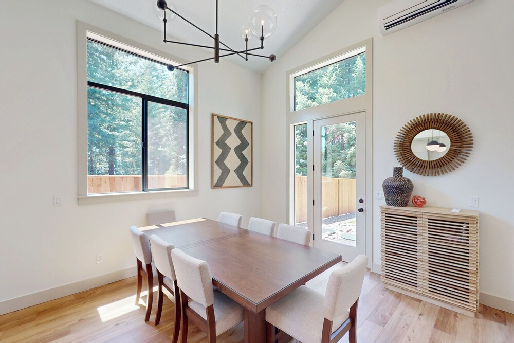 5BR Home w/ Nearby Lake, A/C & Private Backyard